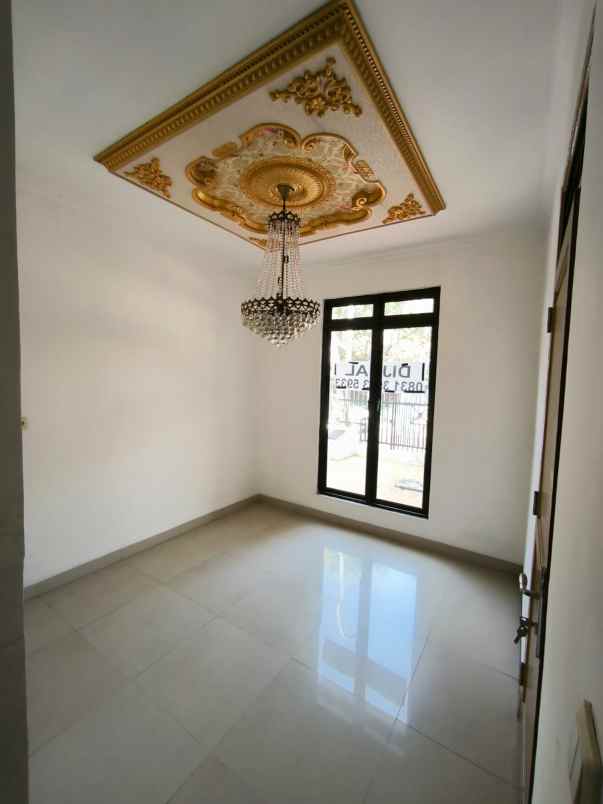 dijual rumah metland 2lantai jakarta timur