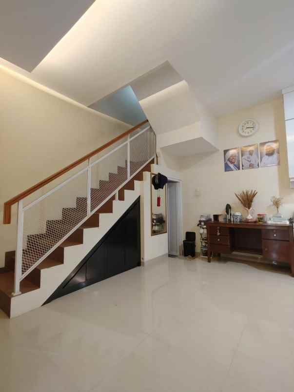 dijual rumah minimalis strategis di kelapa dua depok