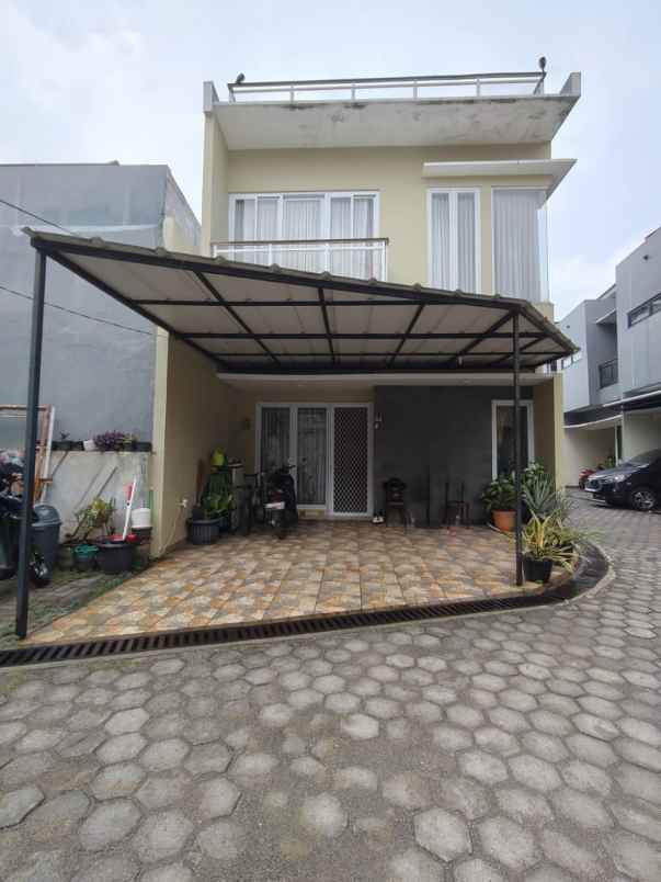 dijual rumah minimalis strategis di kelapa dua depok