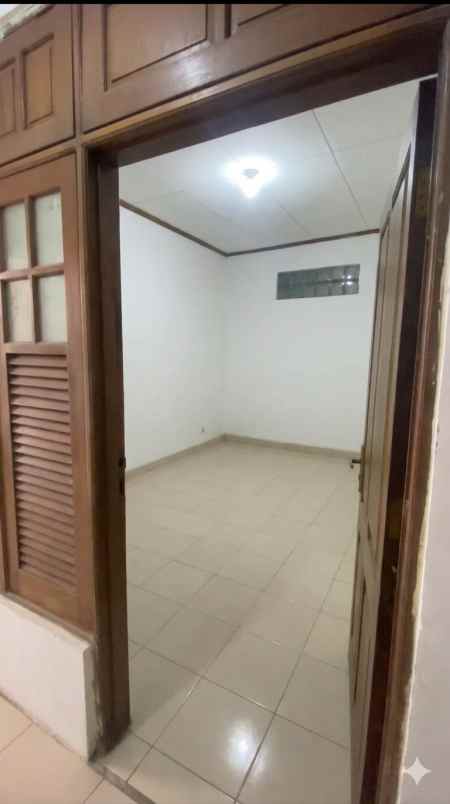 dijual rumah ngelom