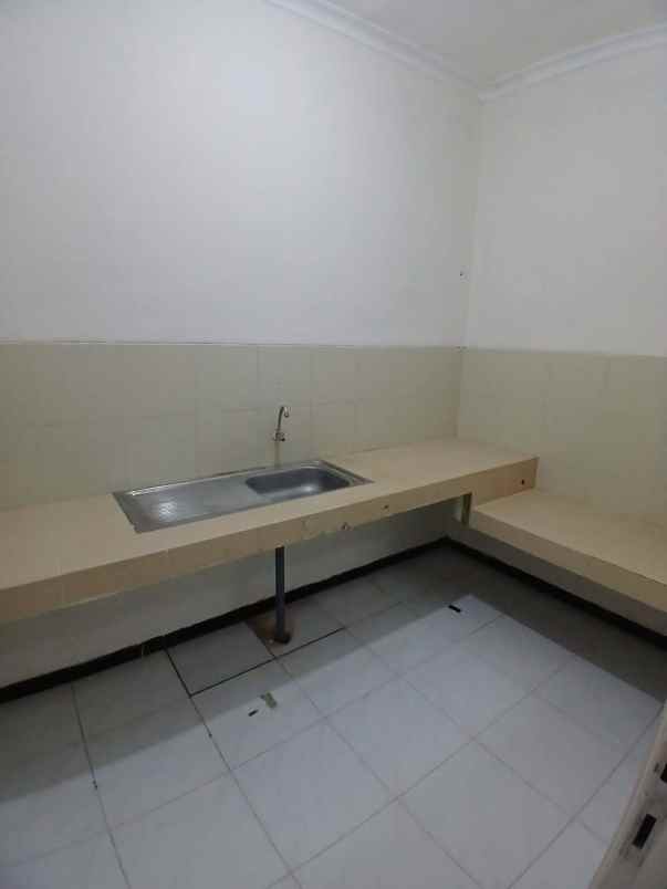 dijual rumah nirwana eksekutif