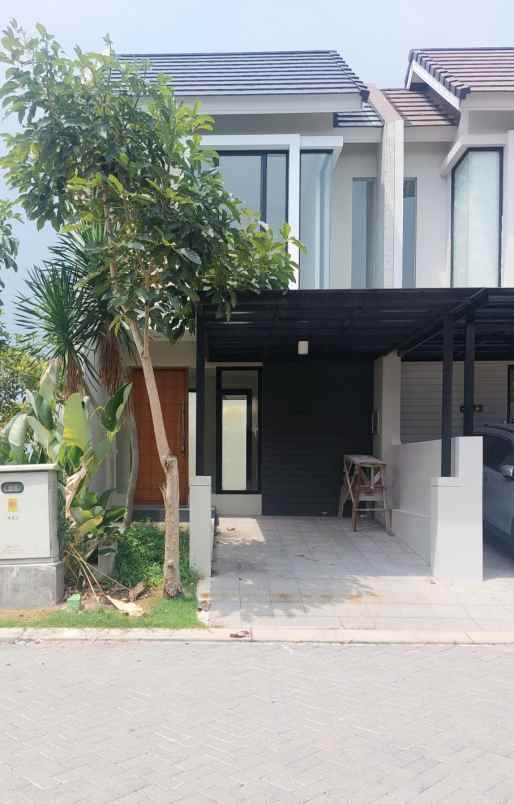 dijual rumah north west hill citraland