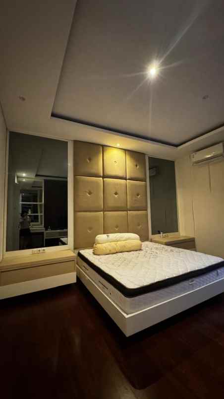 dijual rumah pakuwon city