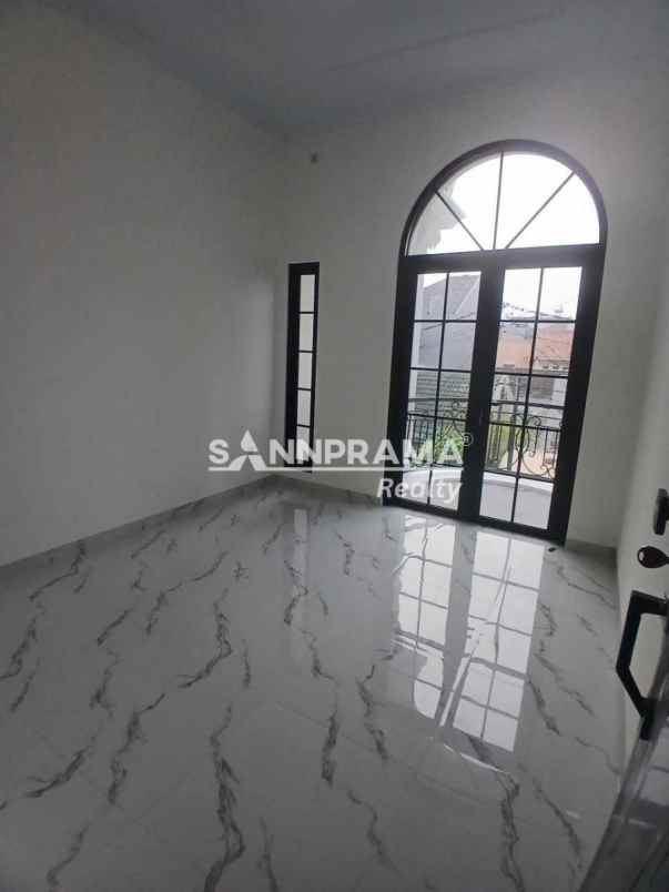 dijual rumah pancoran mas