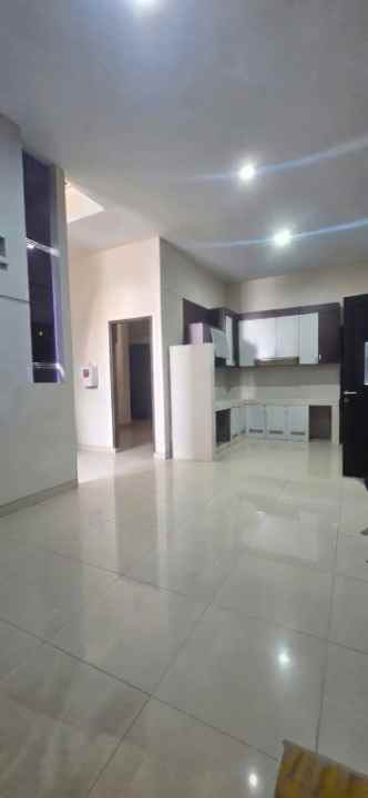dijual rumah pantai mentari