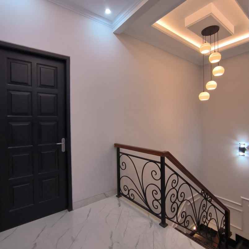 dijual rumah pejaten barat jakarta selatan
