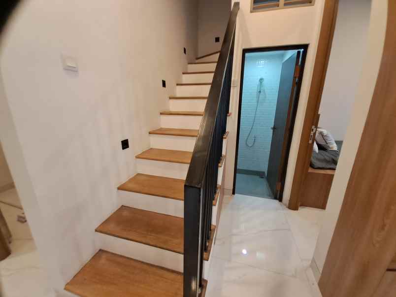 dijual rumah pejaten pasar minggu