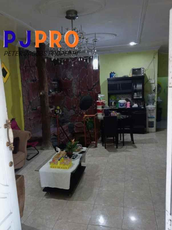 dijual rumah perumahan mustika karang