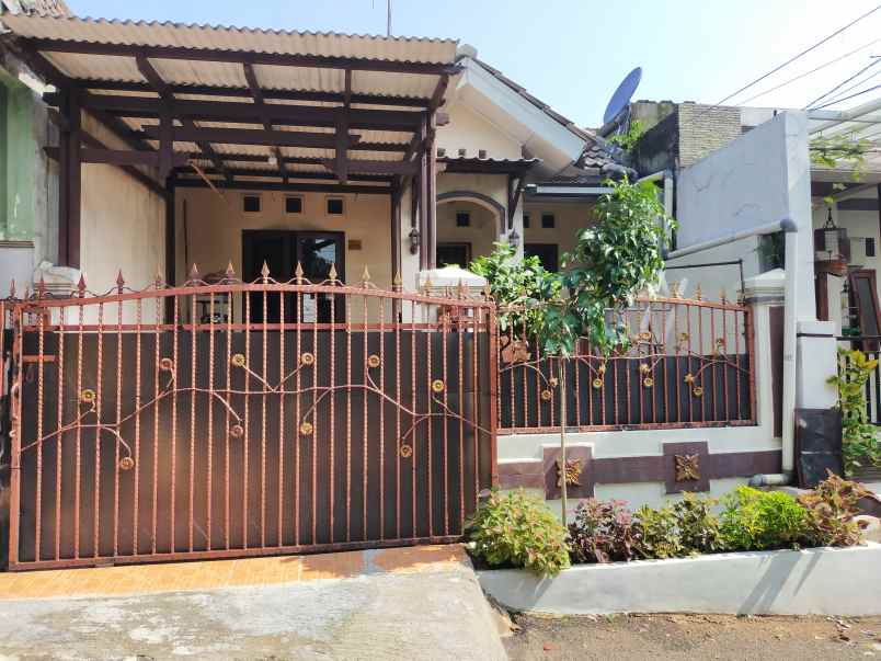 dijual rumah perumahan permata depok
