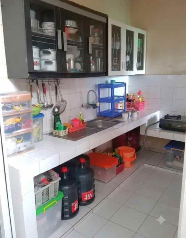 dijual rumah perumahan taman modern