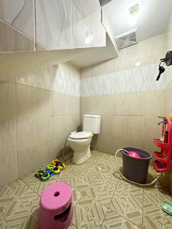 dijual rumah pondok kelapa