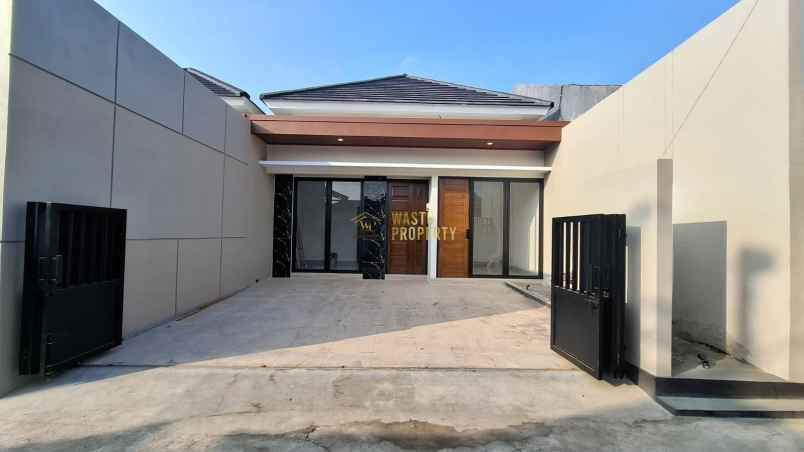dijual rumah purwomartani