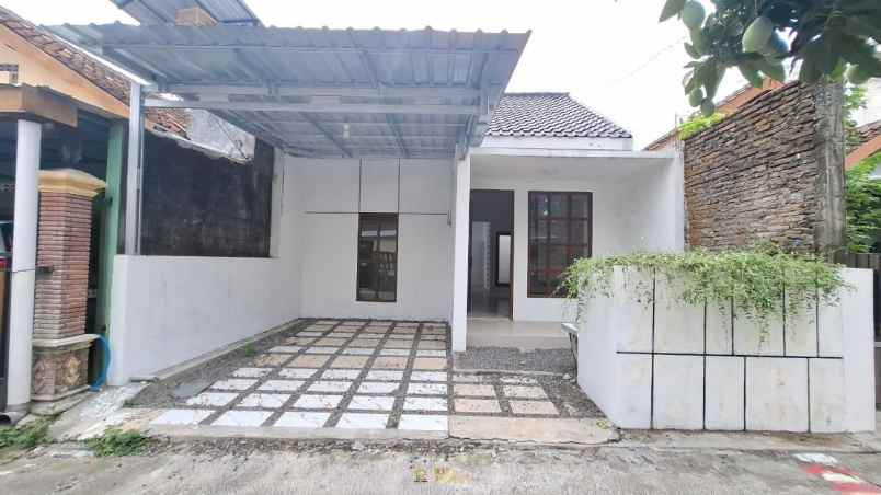 dijual rumah purwomartani