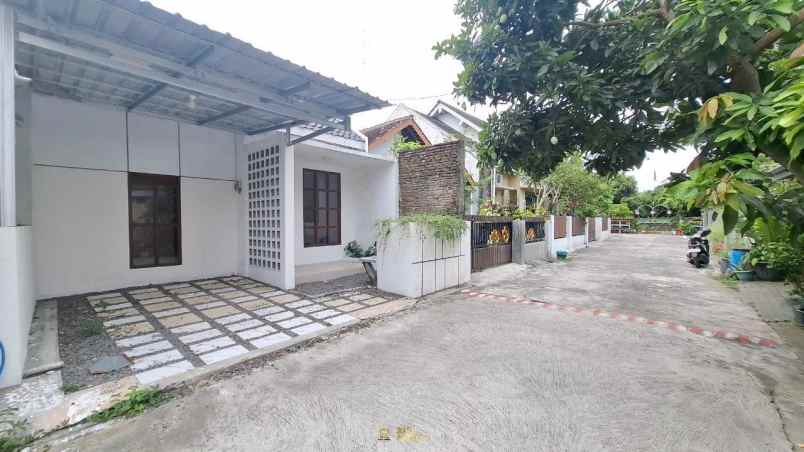 dijual rumah purwomartani
