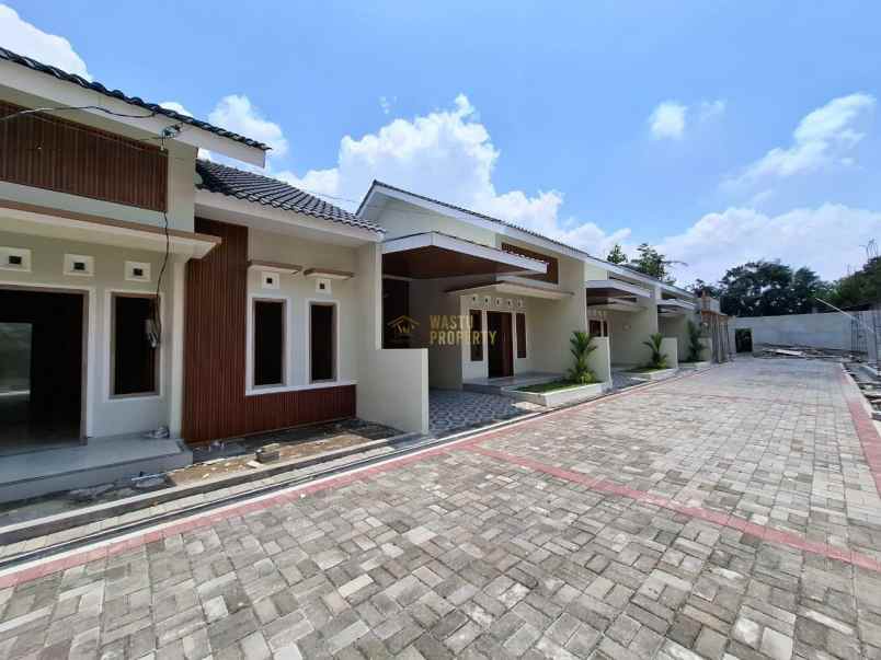 dijual rumah purwomartani kalasan