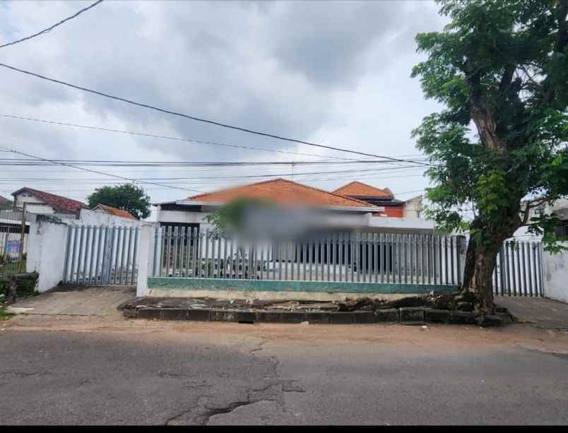 dijual rumah pusat kota jalan sam ratulangi