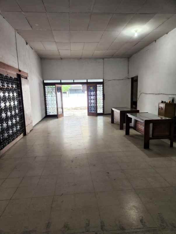 dijual rumah pusat kota jalan sam ratulangi