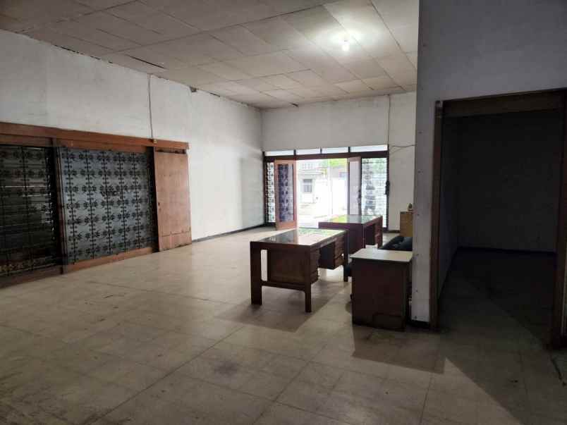 dijual rumah pusat kota jalan sam ratulangi