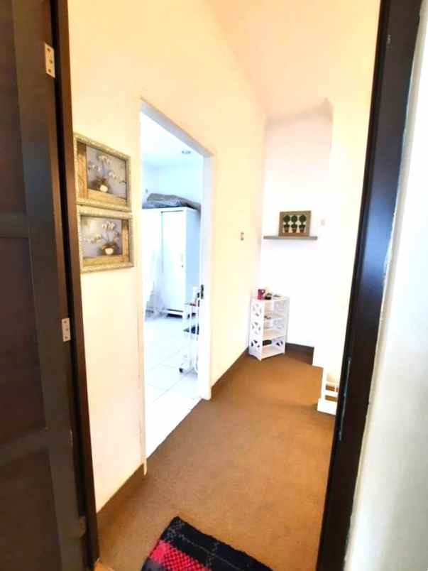 dijual rumah royal residence