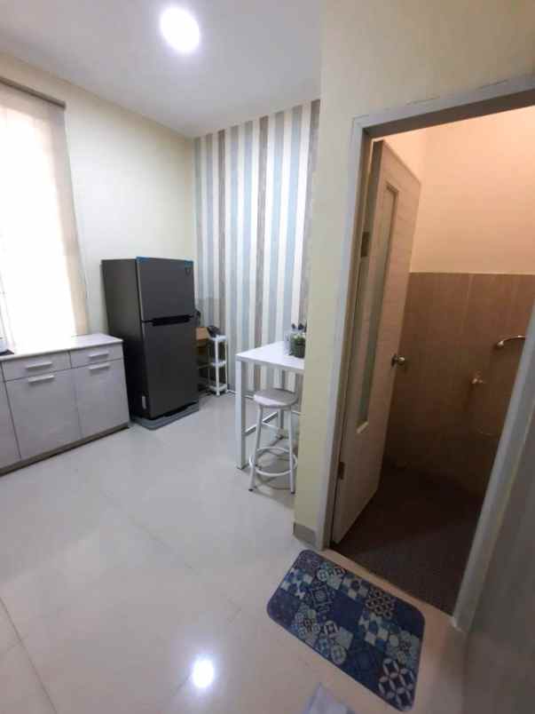 dijual rumah royal residence