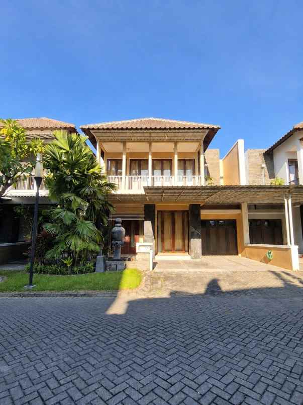 dijual rumah royal residence windsor