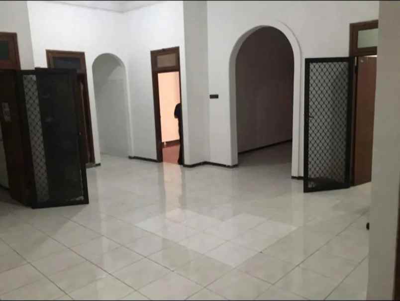 dijual rumah rungkut barata