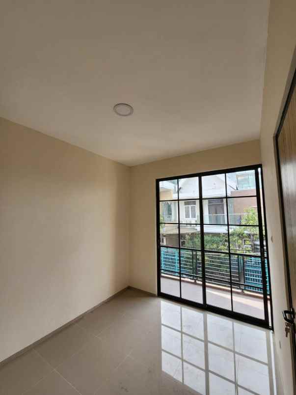 dijual rumah rungkut mapan