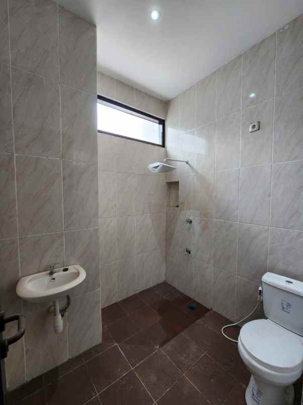 dijual rumah rungkut mapan