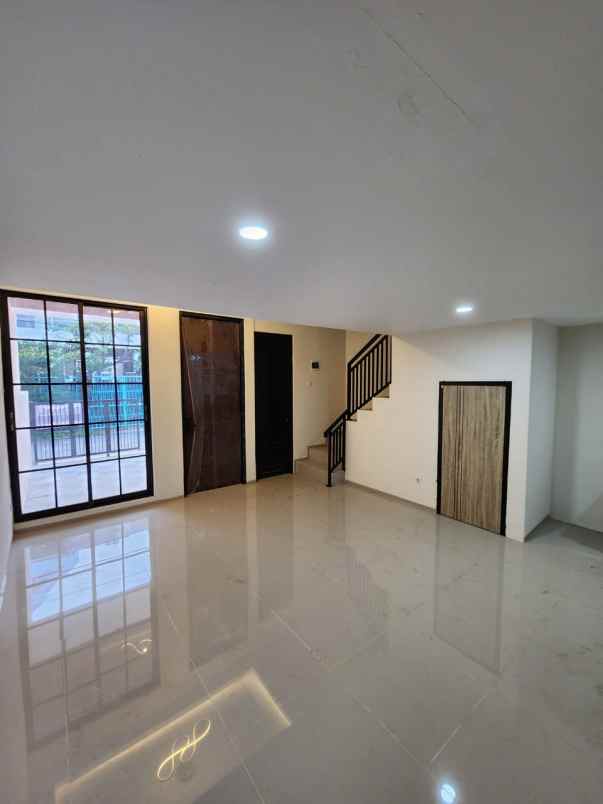 dijual rumah rungkut mapan