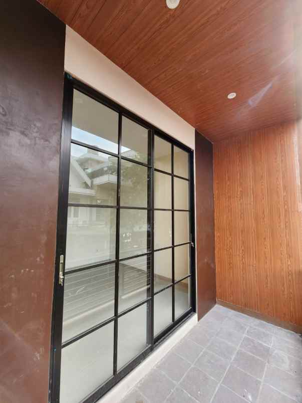 dijual rumah rungkut mapan