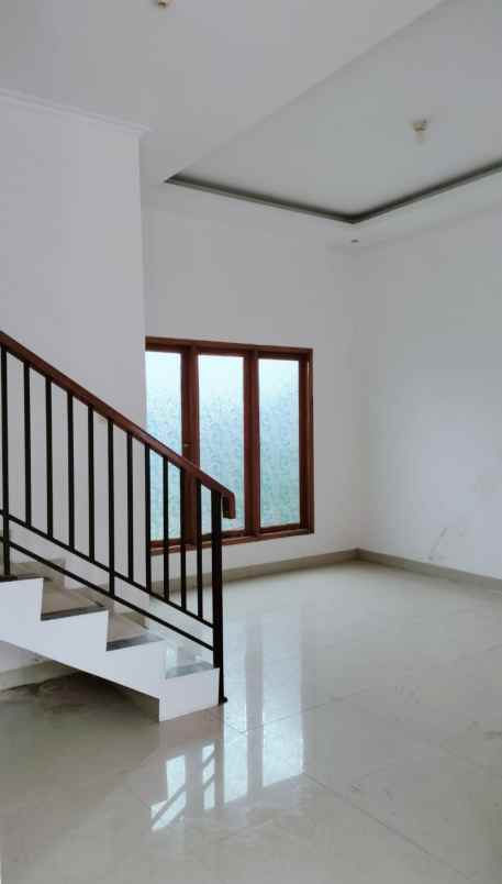 dijual rumah sawangan lama sawangan depok