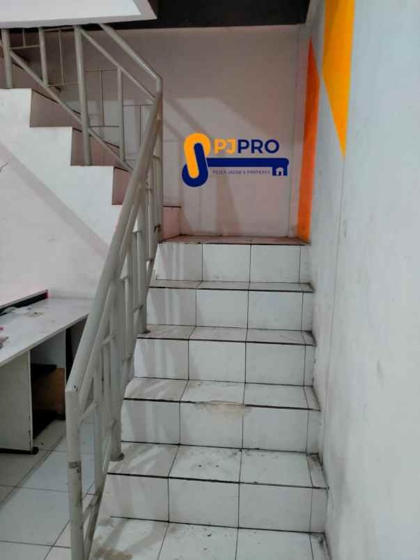 dijual rumah sentra onderdil harapan indah