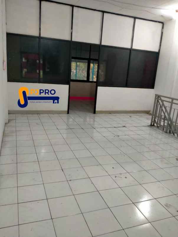 dijual rumah sentra onderdil harapan indah