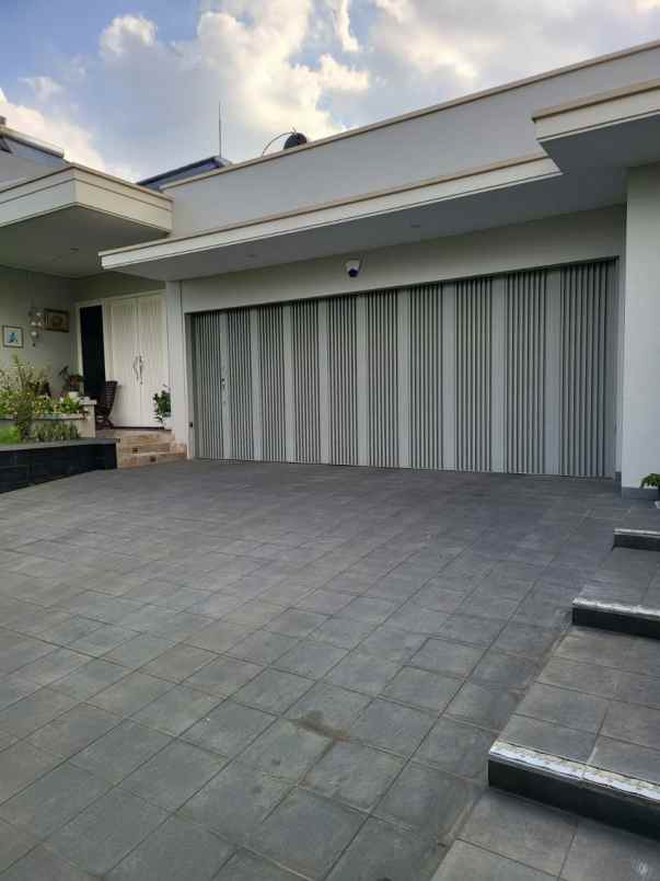 dijual rumah sersan bajuri