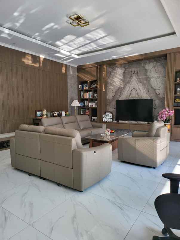 dijual rumah sersan bajuri