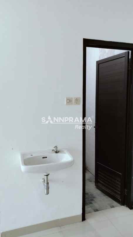 dijual rumah siap huni 2 lantai di cluster sawangan