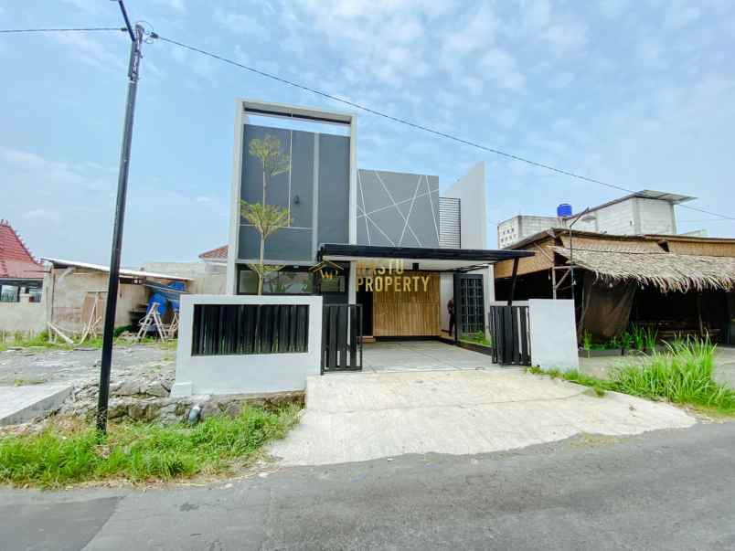 dijual rumah siap huni cantik desain modern di kalasan