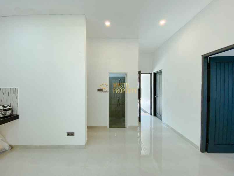 dijual rumah siap huni cantik desain modern di kalasan