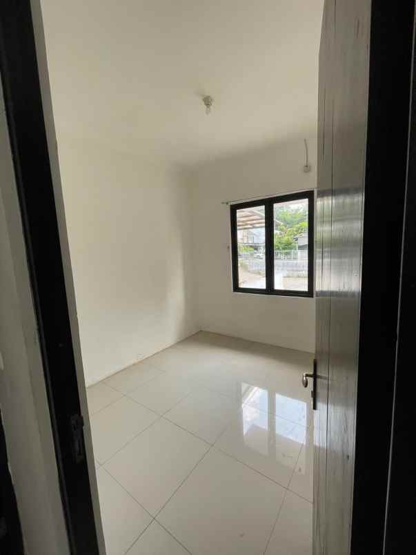 dijual rumah siap huni di ciputat