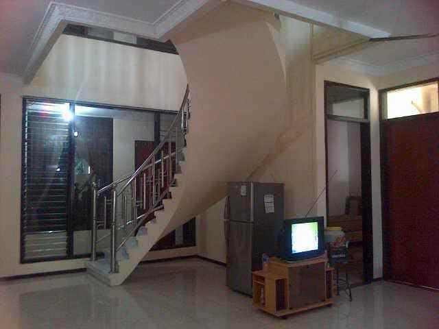 dijual rumah siwalankerto