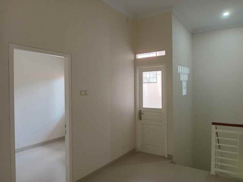 dijual rumah srengseng sawah jagakarsa