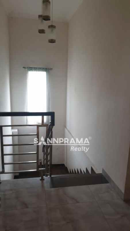 dijual rumah sukamaju depok