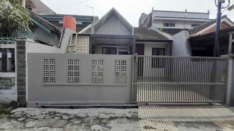 dijual rumah taman cibaduyut indah bandung