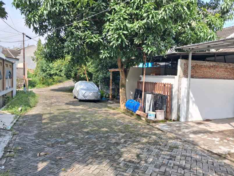dijual rumah tembalang