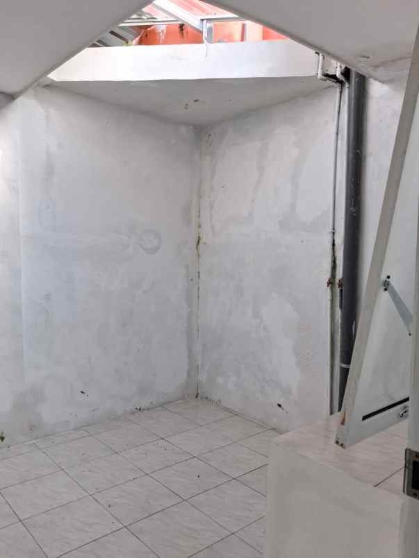 dijual rumah tembalang