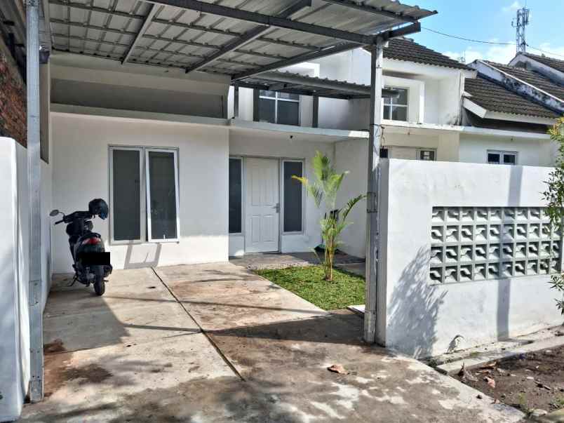 dijual rumah tembalang