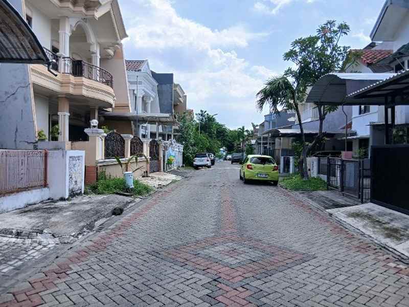 dijual rumah villa valensia pakuwon