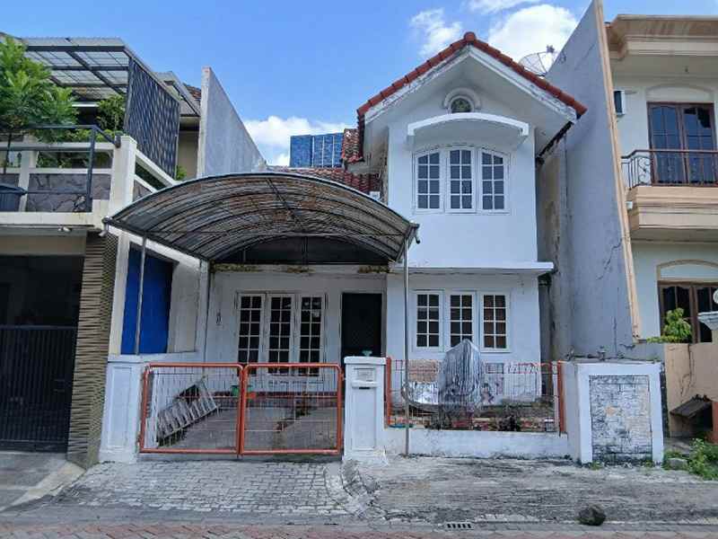 dijual rumah villa valensia pakuwon