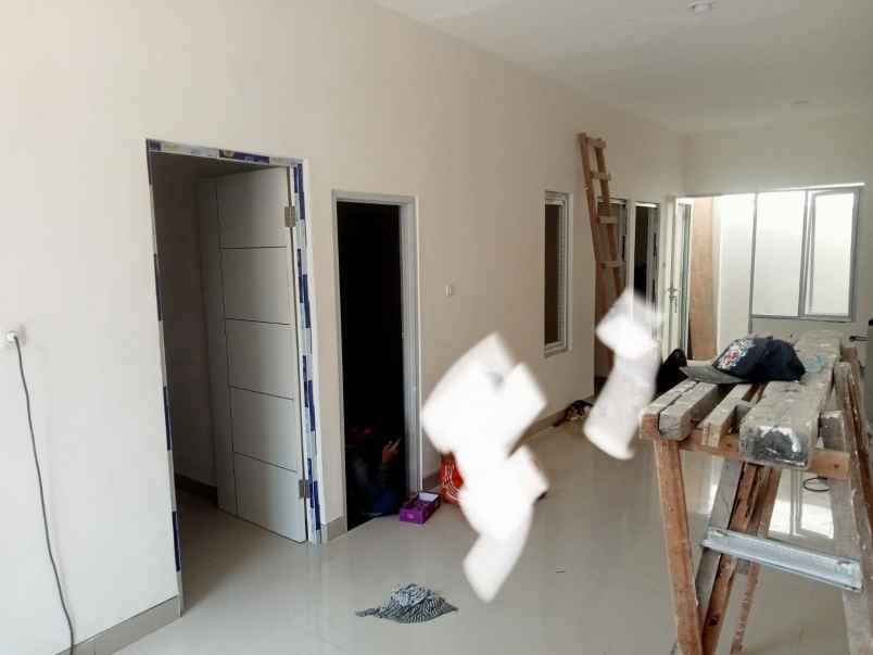 dijual rumah wiguna selatan