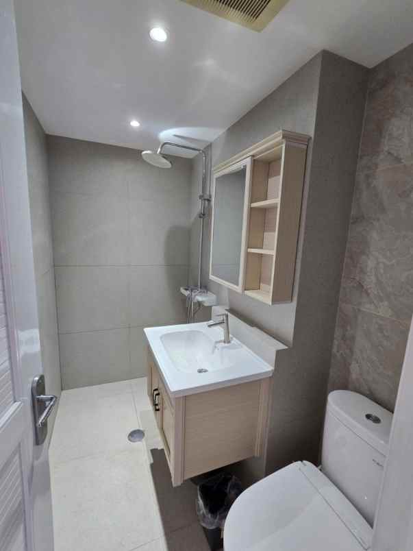 dijual siap huni unit di apartemen cosmopolis